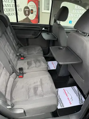 Volkswagen Touran 1.6 TDI DSG Highline - imagine 14