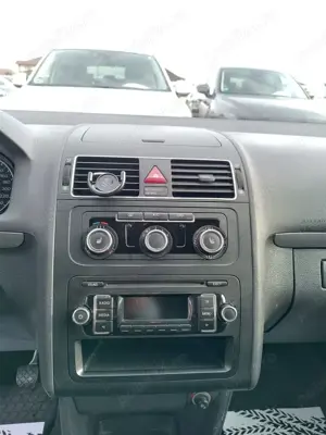 Volkswagen Touran 1.6 TDI BlueMotion Technology Comfortline - imagine 20