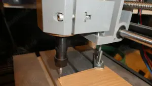 robot de strunjit cu freze si cu laser  - imagine 2