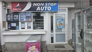 Vand spatiu comercial in Deva, zona Dacia (Liceul Auto), suprafata utila aproximativ 50 mp,  - imagine 2