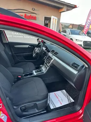 Volkswagen Passat Variant 2.0 TDI BlueMotion Technology DSG Highline - imagine 17