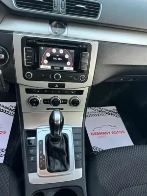 Volkswagen Passat Variant 2.0 TDI BlueMotion Technology DSG Highline - imagine 16