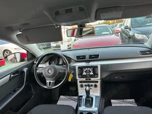 Volkswagen Passat Variant 2.0 TDI BlueMotion Technology DSG Highline - imagine 9