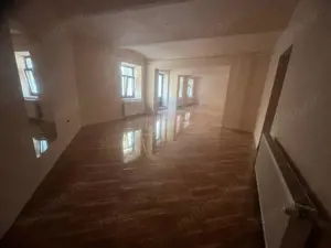 Caransebes, CHIRIE, Spatiu Comercial Birouri, 172 Mp, Ultracentral - imagine 6