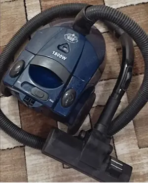 Vând aspirator cu sac 