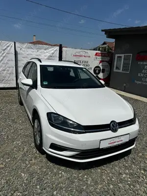 Volkswagen Golf - imagine 4