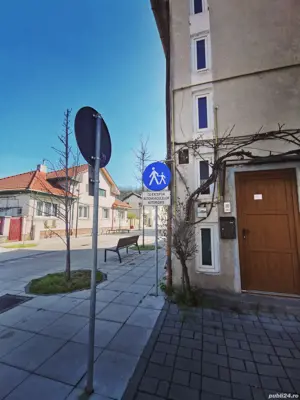  Vand apartament la casa in zona centrala Resita - imagine 2