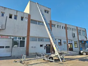 Vand 2 lift-uri exterioare marfa   moloz (lift mobil)