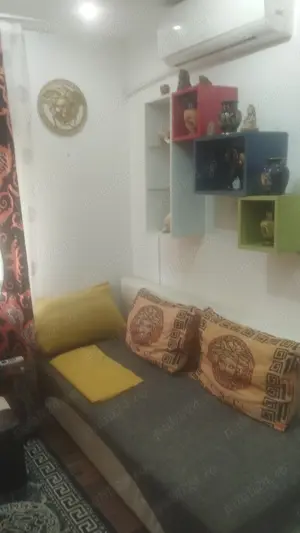 Închiriez garsoniera