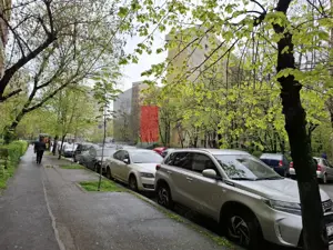 Spatiu comercial stradal, Obor-adiacent