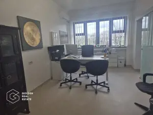 Cabinet medical ultracentral, renovat recent în Policlinica Municipala - imagine 3