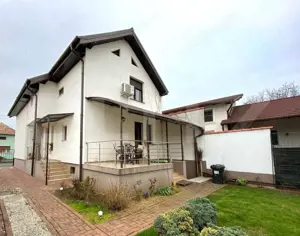 Casă de vanzare, 4 camere, 636 mp teren util ,zona centrală 