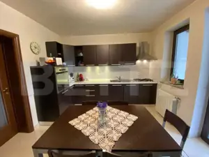 Casă de vanzare, 4 camere, 636 mp teren util ,zona centrală  - imagine 8