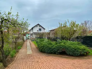 Casă de vanzare, 4 camere, 636 mp teren util ,zona centrală  - imagine 11