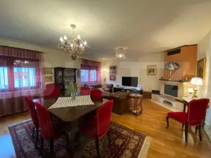 Casă de vanzare, 4 camere, 636 mp teren util ,zona centrală  - imagine 3