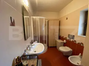 Casă de vanzare, 4 camere, 636 mp teren util ,zona centrală  - imagine 9