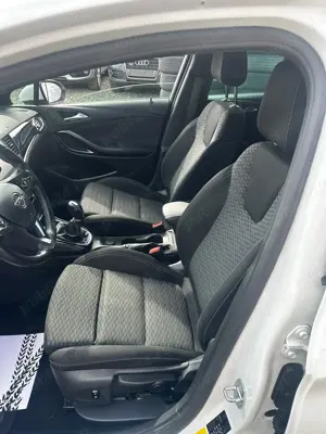 Opel Astra - imagine 11