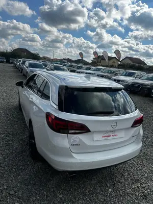 Opel Astra - imagine 10