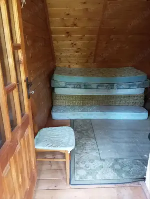 Vând cabană intr-un loc de poveste, în stațiunea Muntele Baișorii, înainte de cabana Militarilor.