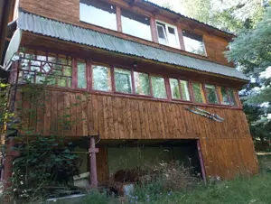 Vând cabană intr-un loc de poveste, în stațiunea Muntele Baișorii, înainte de cabana Militarilor.  - imagine 3