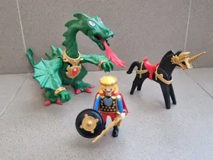 Playmobil 3912 Dragon cu flacari si Rege cu cal