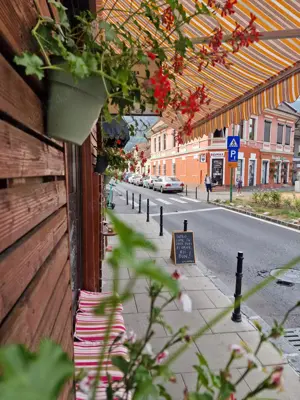 Cafenea -afacere la cheie - centrul Brasovului