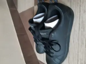 Vand adidasi firma adidas