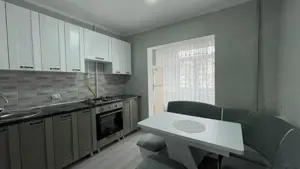 apartament de 3 camere de inchiriat zona Militari