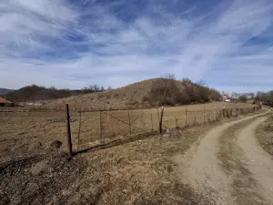 Vand teren la Corunca 