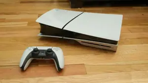 Playstation 5 Slim cu DISC   PS5 Slim, controller si cablurile