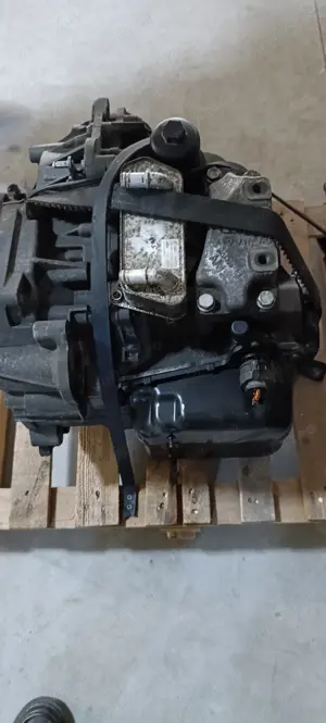 Vând cutie de viteză automată Volkswagen passat B6 an 2010 cu mecatronic defect - imagine 2