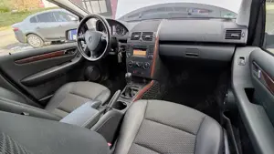 Mercedes-Benz Clasa A 2011 - imagine 4