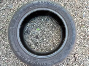 Vând cauciucuri VARA 215 55 R17 în stare foarte bune Good Year DOT 2022/25 - imagine 3