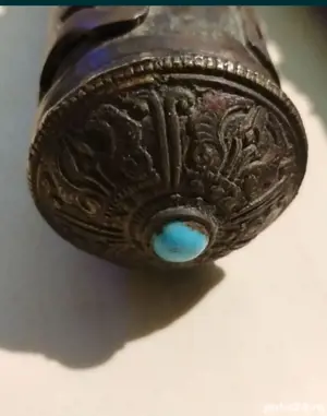 Antic suport tibetan pentru pergamente și hărți  - imagine 5