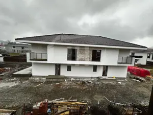 Casa  4 camere,  115 mp utili, 200 mp teren