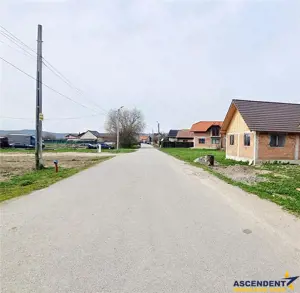 1.700mp intravilan,acces usor,intre case,ideal 2 locuinte investitie,Lunca Calnicului - imagine 7