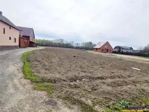 1.700mp intravilan,acces usor,intre case,ideal 2 locuinte investitie,Lunca Calnicului - imagine 5