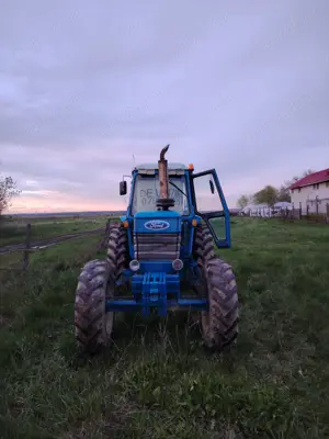 Vând Tractor Ford 8210  - imagine 2