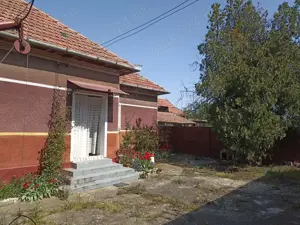 Vând casă cu grădină în Cermei 451.