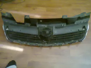 Grila fata originala Opel Zafira B(2005-2009) impecabila completa 13157590 - imagine 2