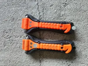 Vand ciocan siguranta auto - imagine 3