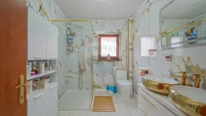 Casă spațioasă, eficientă energetic, ideală pentru familii cu copii! - imagine 6