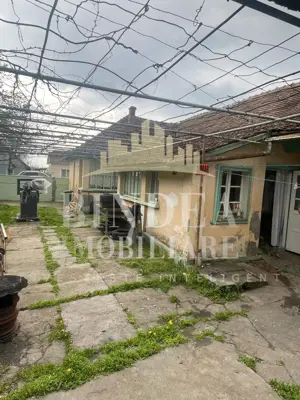 Casa individuala 1542mp teren, garaj- Giarmata