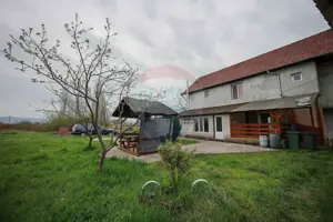 Casă cu etaj, 5 camere, de vânzare, în zonă turistică, Vadu Crișului - imagine 9