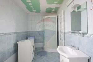 Casă cu etaj, 5 camere, de vânzare, în zonă turistică, Vadu Crișului - imagine 2