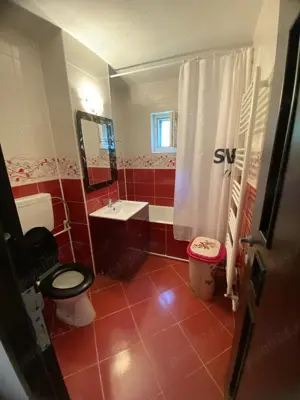 Închiriez apartament 