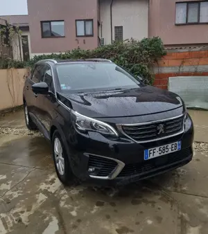 Peugeot 5008 PureTech-7 locuri