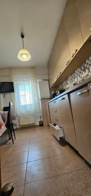 Apartament 3 camere Casa de cultura - imagine 7