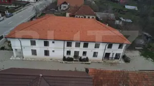 Pensiune de vanzare, 6 camere, 370 mp, zona Arcani  - imagine 2