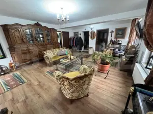 Pensiune de vanzare, 6 camere, 370 mp, zona Arcani  - imagine 4